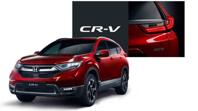 Honda CR-V med nærbillede af baglygter og CR-V-logo, set skråt forfra.