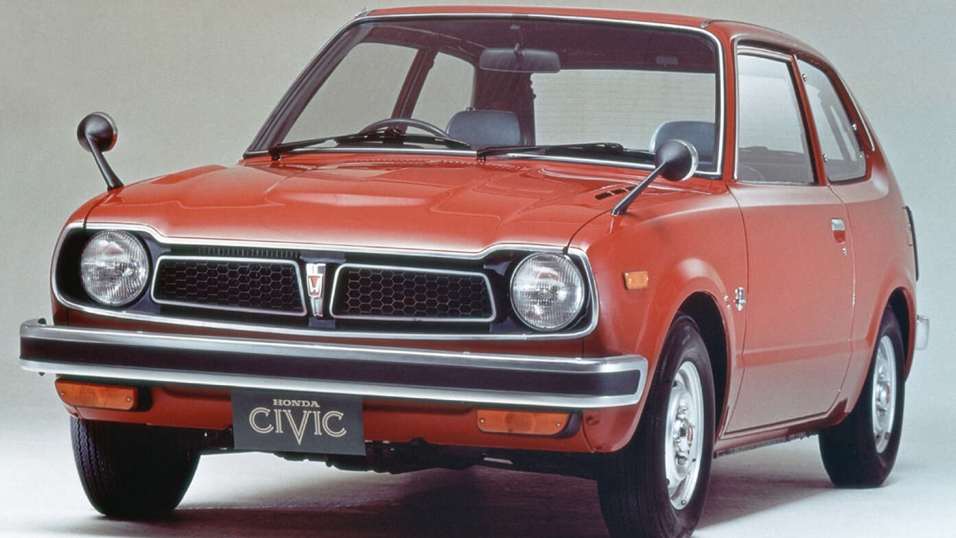 Den oprindelige Honda Civic, set skråt forfra.