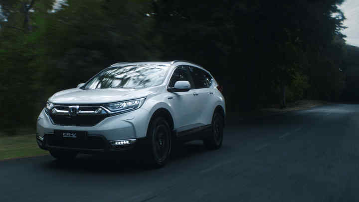 Honda CR-V Hybrid set fra siden.