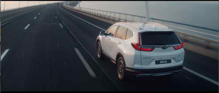 Honda CR-V, set skråt bagfra.