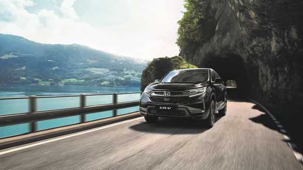 CR-V Hybrid set skråt forfra