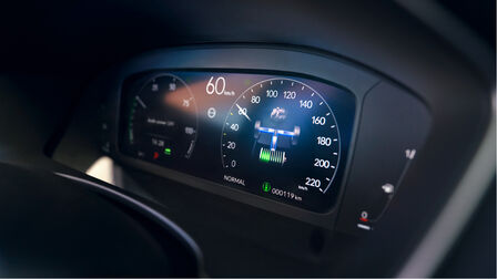 Nærbillede af Honda Civic e:HEV 10,2 digitalt display.
