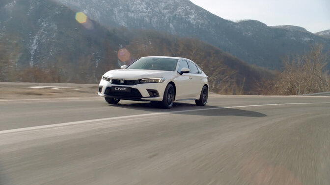 Civic set skråt fra siden