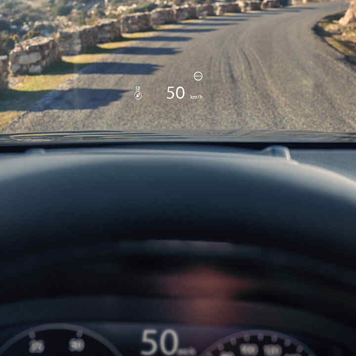 Nærbillede af Honda CR-V Plug-in Hybrid SUV head-up display.