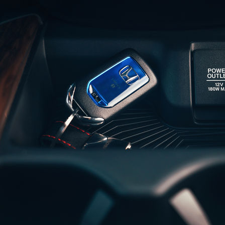 Nærbillede af Honda CR-V Hybrid-bilnøgle.