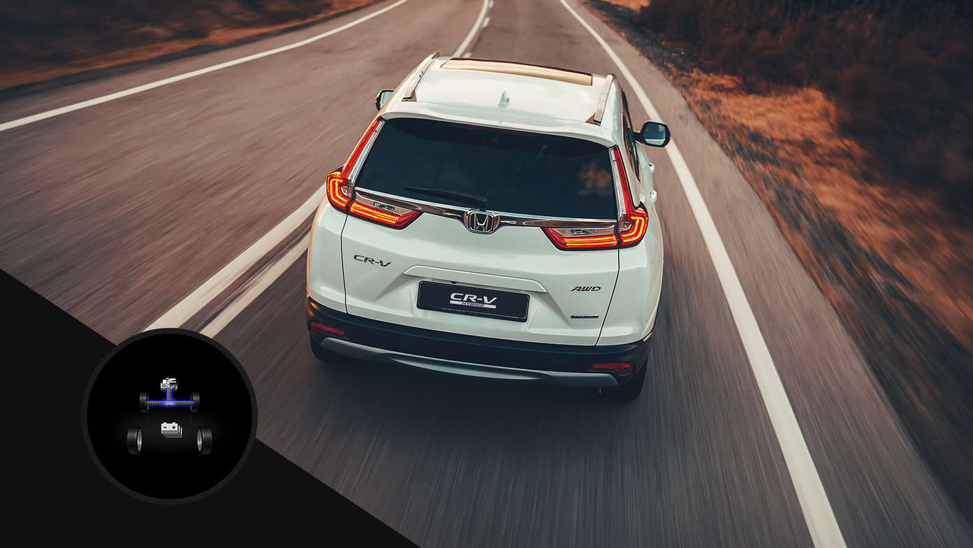 Honda CR-V Hybrid, set bagfra på en gade.