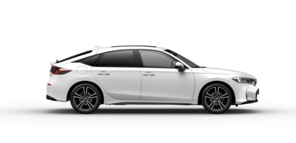 En hvid Honda Civic set fra siden