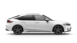 En hvid Honda Civic set fra siden