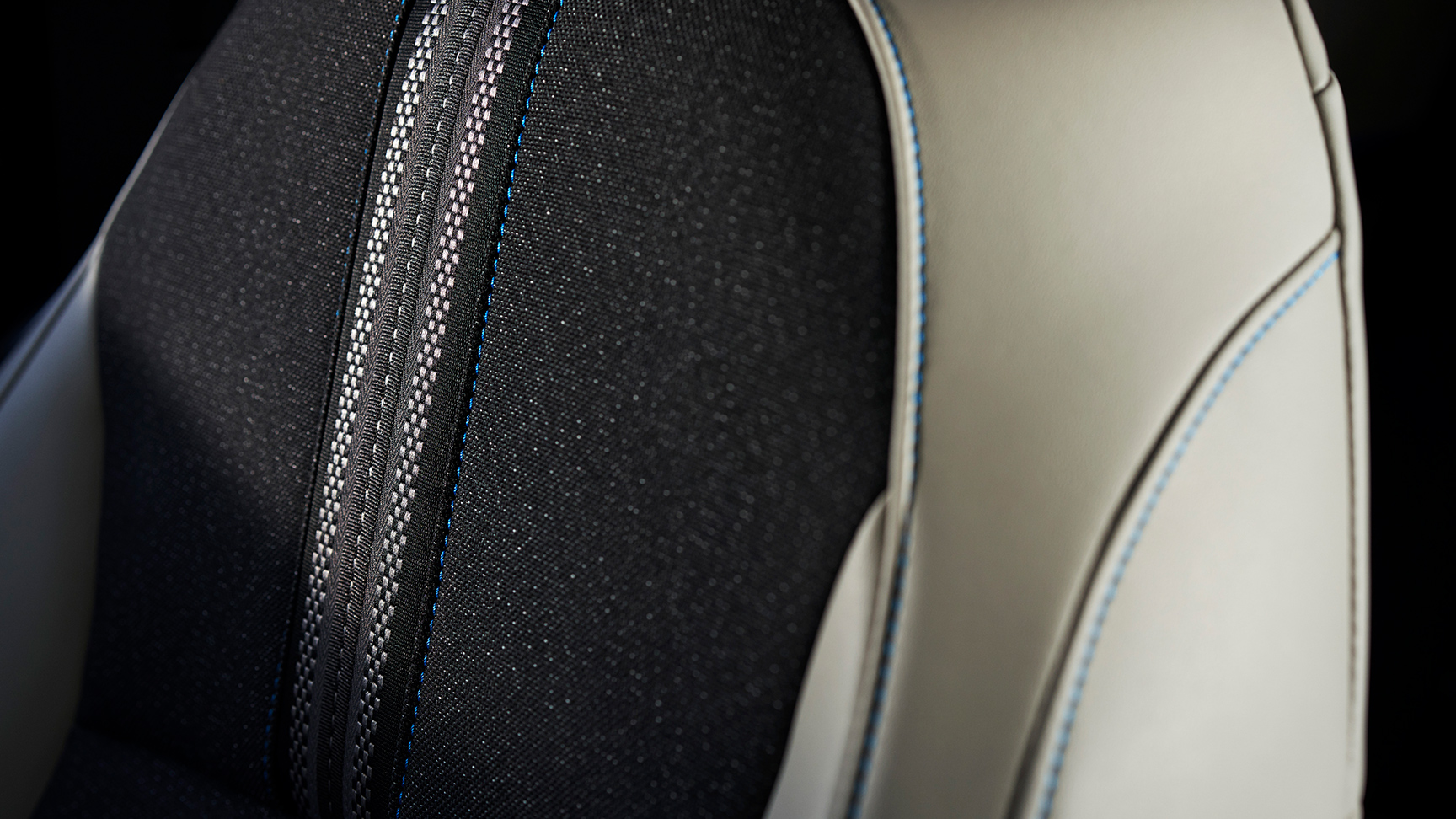 Nærbillede af sædesyningsdetalje i HR-V. 