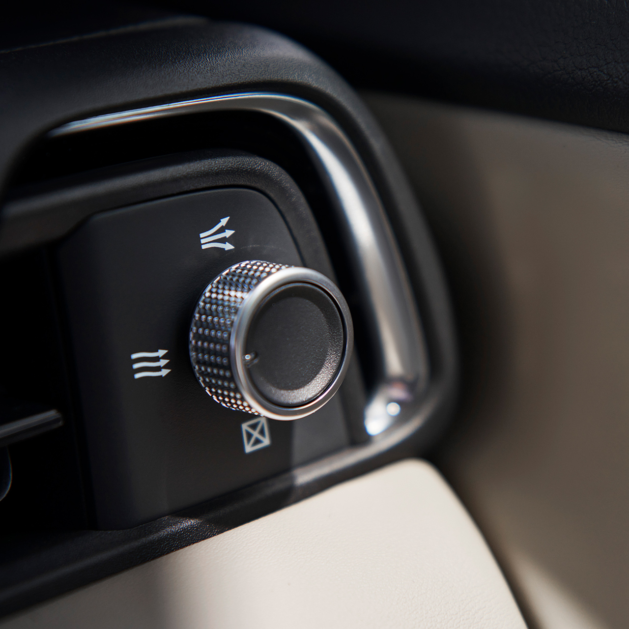 Drejeknap til luftdiffusor.