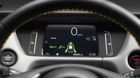 Nærbillede af Honda SENSING inde i Jazz Hybrid.