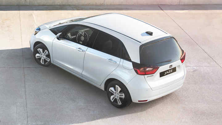 Honda Jazz og Jazz Crosstar leverer en fuld hybridoplevelse ved hjælp af deres unikke e:HEV-drivlinje med tre kørselstilstande. Denne selvopladende serie er dynamisk og effektiv og kombinerer effektiv ydeevne med en masse stil.