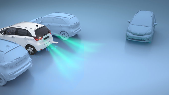 Viser advarselstegn, når en Honda-bil bakker