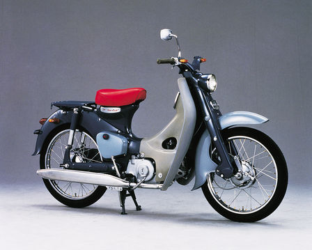 Honda Super Cub, set fra siden.