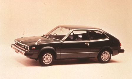 Den oprindelige Honda Accord, set fra siden.